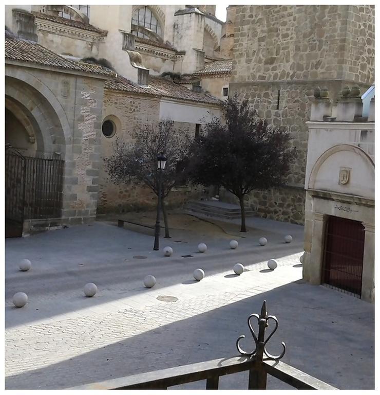 Colegiata Home Talavera de la Reina Exterior photo